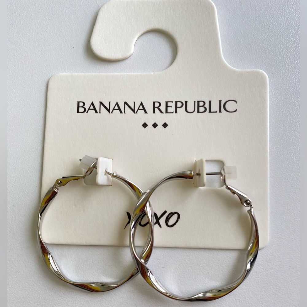 Banana Republic twisted Loop Earrings